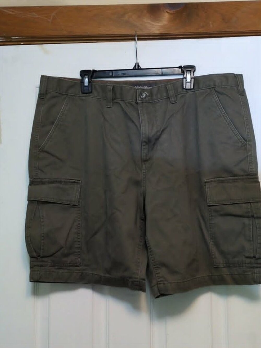 Eddie Bauer Olive Green Cargo Shorts Sz 42" x 9" Army Outdoor Utility Hiking Cot